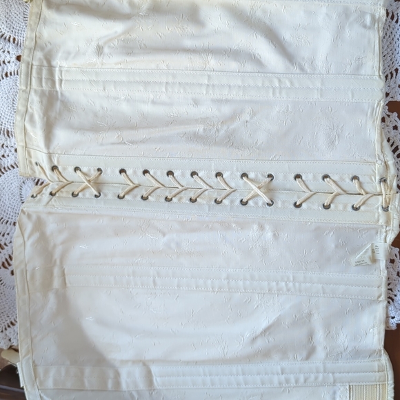 Antique corset with garters - Picture 7 of 14